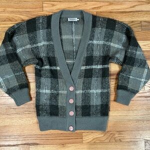 Vintage Personal Petites Cardigan with Pink Buttons Size Medium